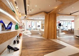 Китай Шкаф изготовленной на заказ популярной фабрики Шанхая деревянный для интерьера Декоратио магазина бренда витринного шкафа ботинок сумки магазина одежды поставщик