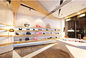 Шкаф изготовленной на заказ популярной фабрики Шанхая деревянный для интерьера Декоратио магазина бренда витринного шкафа ботинок сумки магазина одежды поставщик